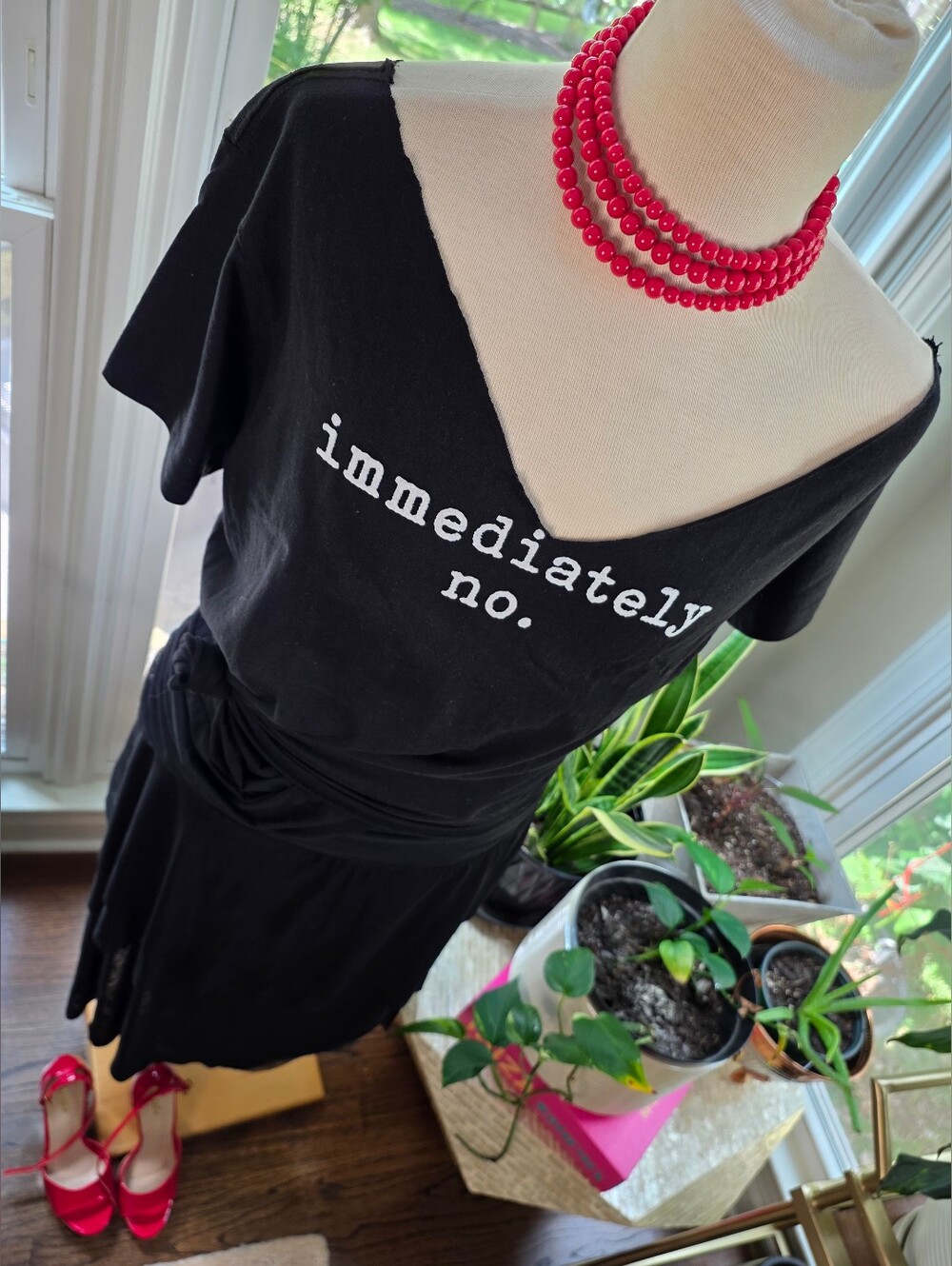 🙅‍♀️Immediatey No. Black Tshirt W/White Lettering🚫